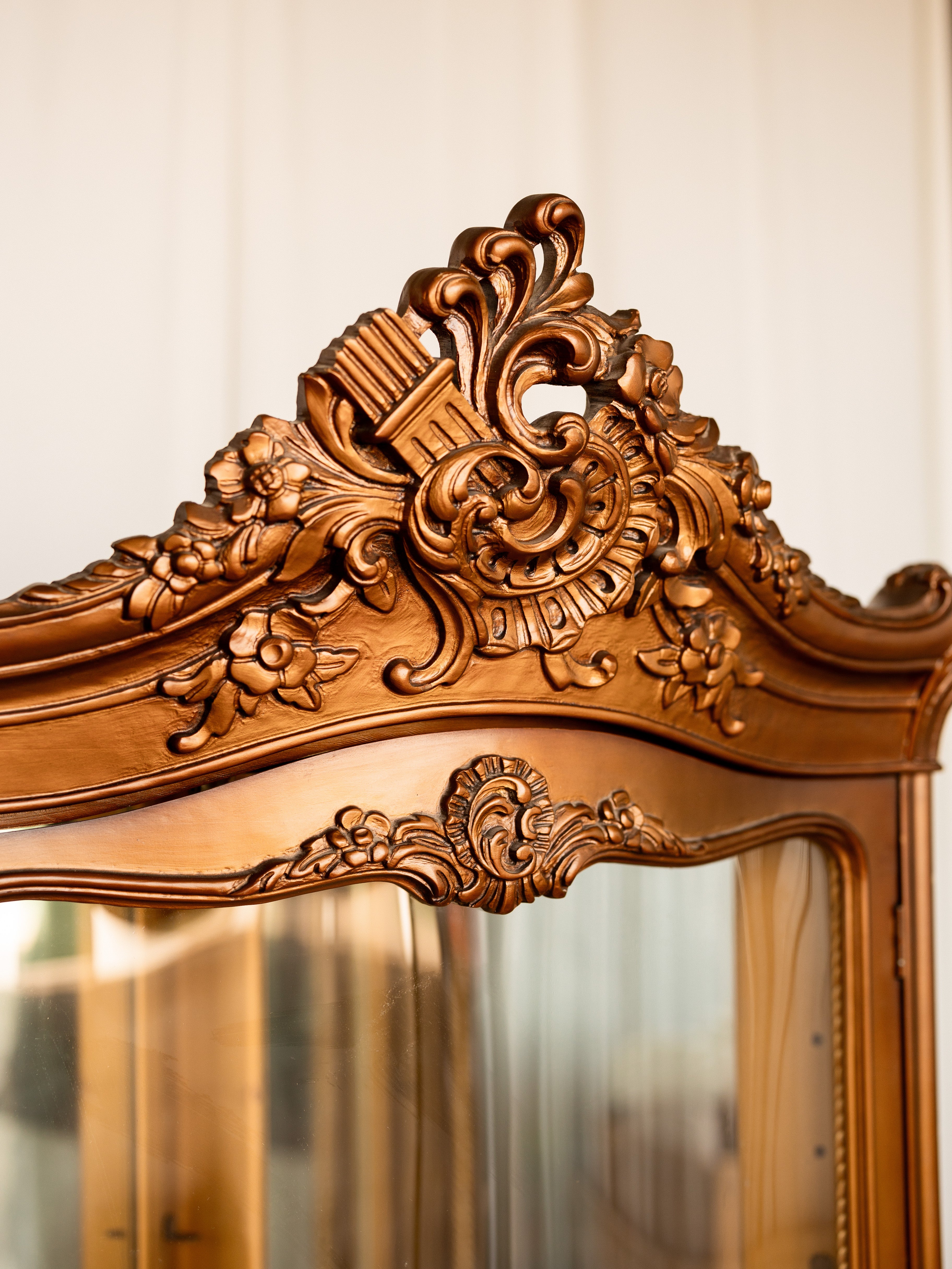 French Louis XV–Revival Display Cabinet Vitrine