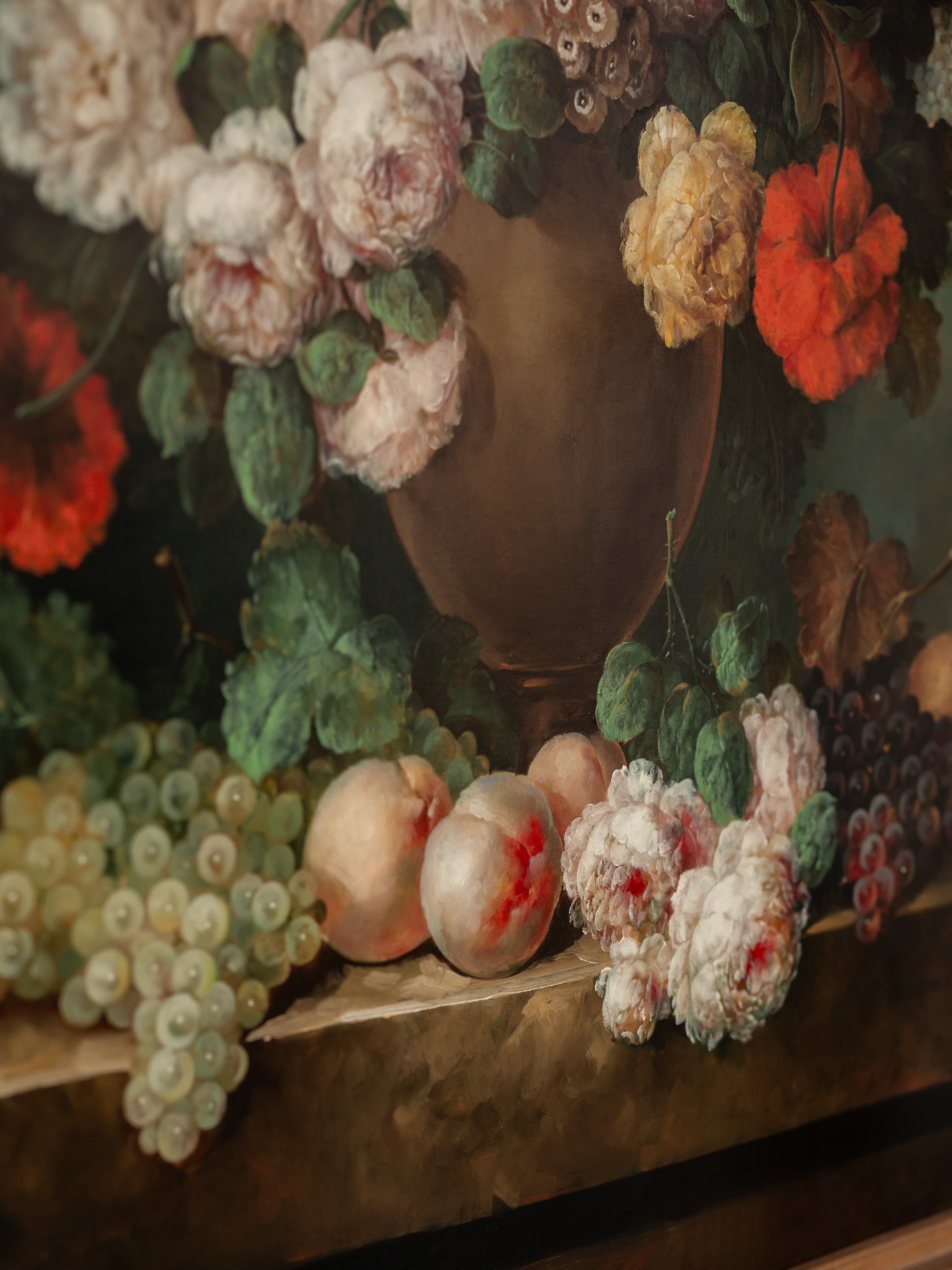 Vintage Floral Oil Painting in Ornate Gilt Wood Frame