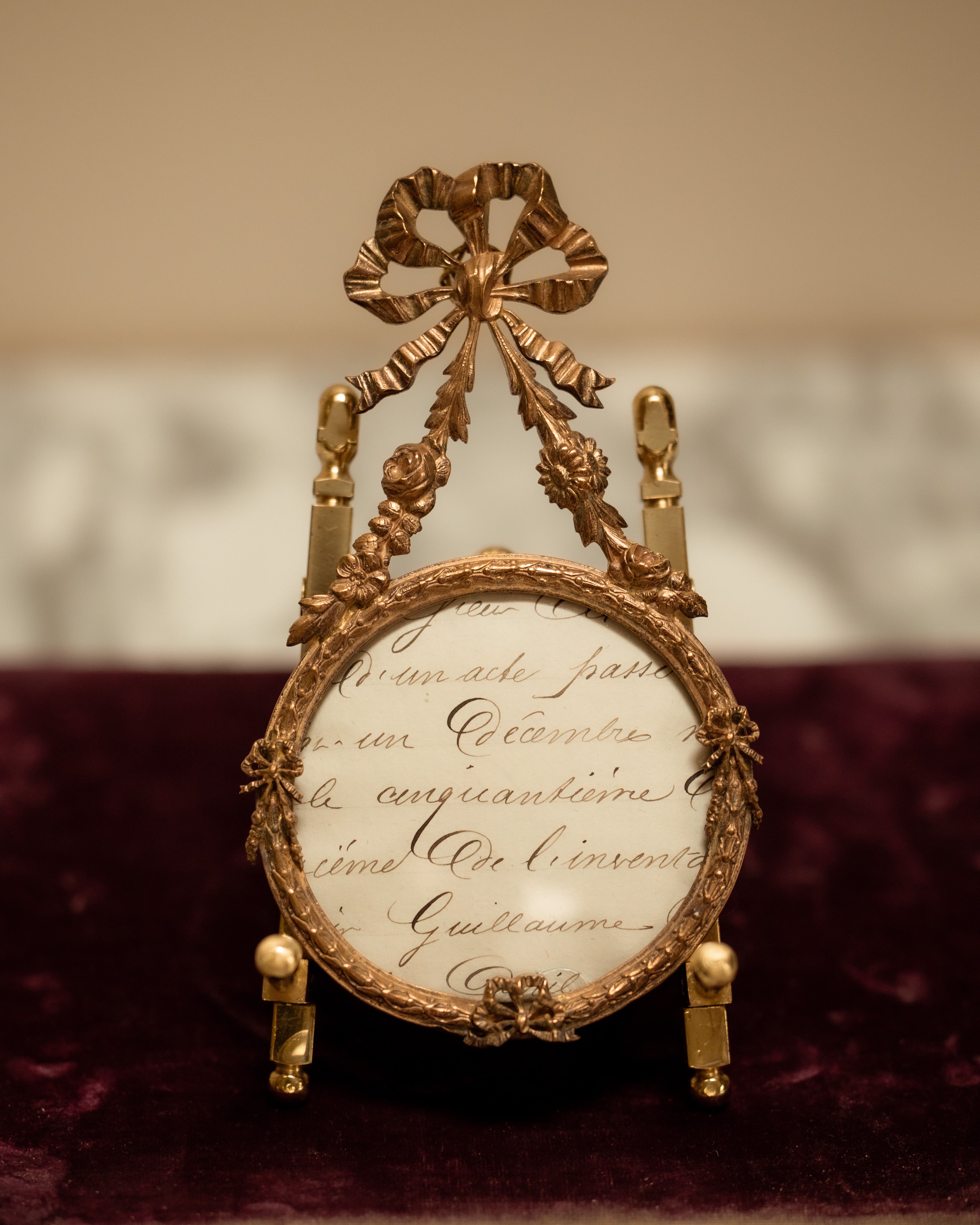 Mini Antique French Bow Swag Round Frame