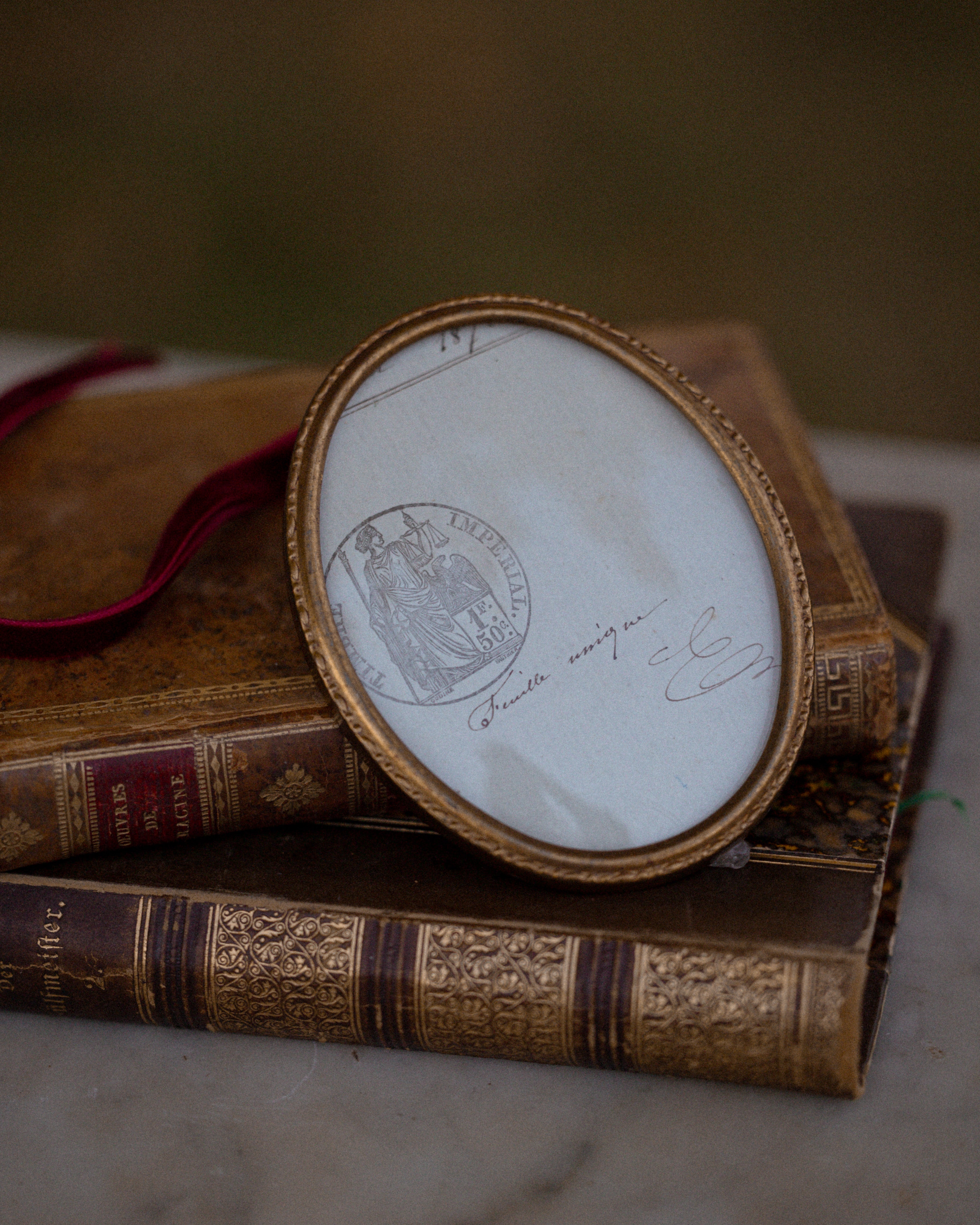 Antique Mini Oval Ornament Frame