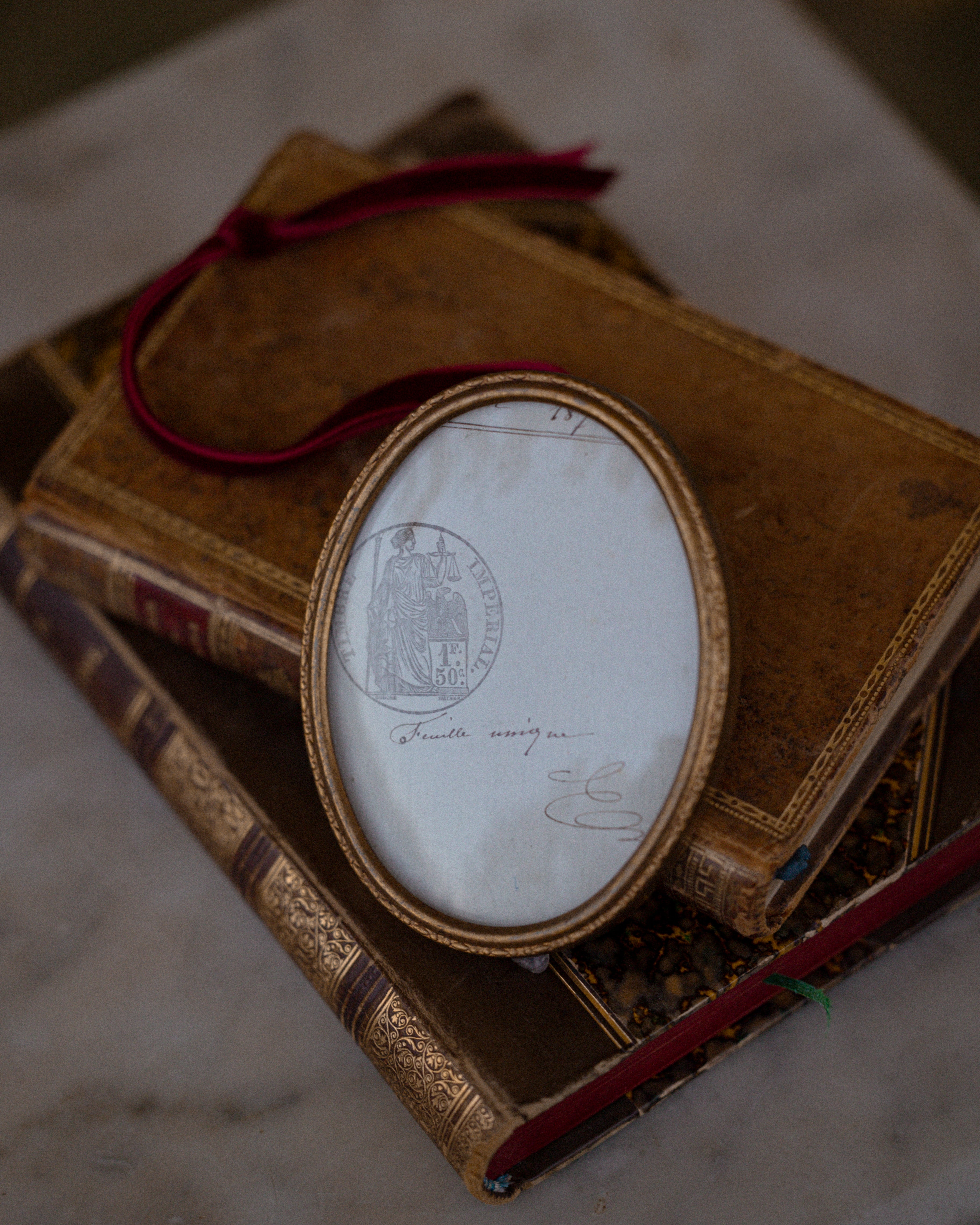 Antique Mini Oval Ornament Frame