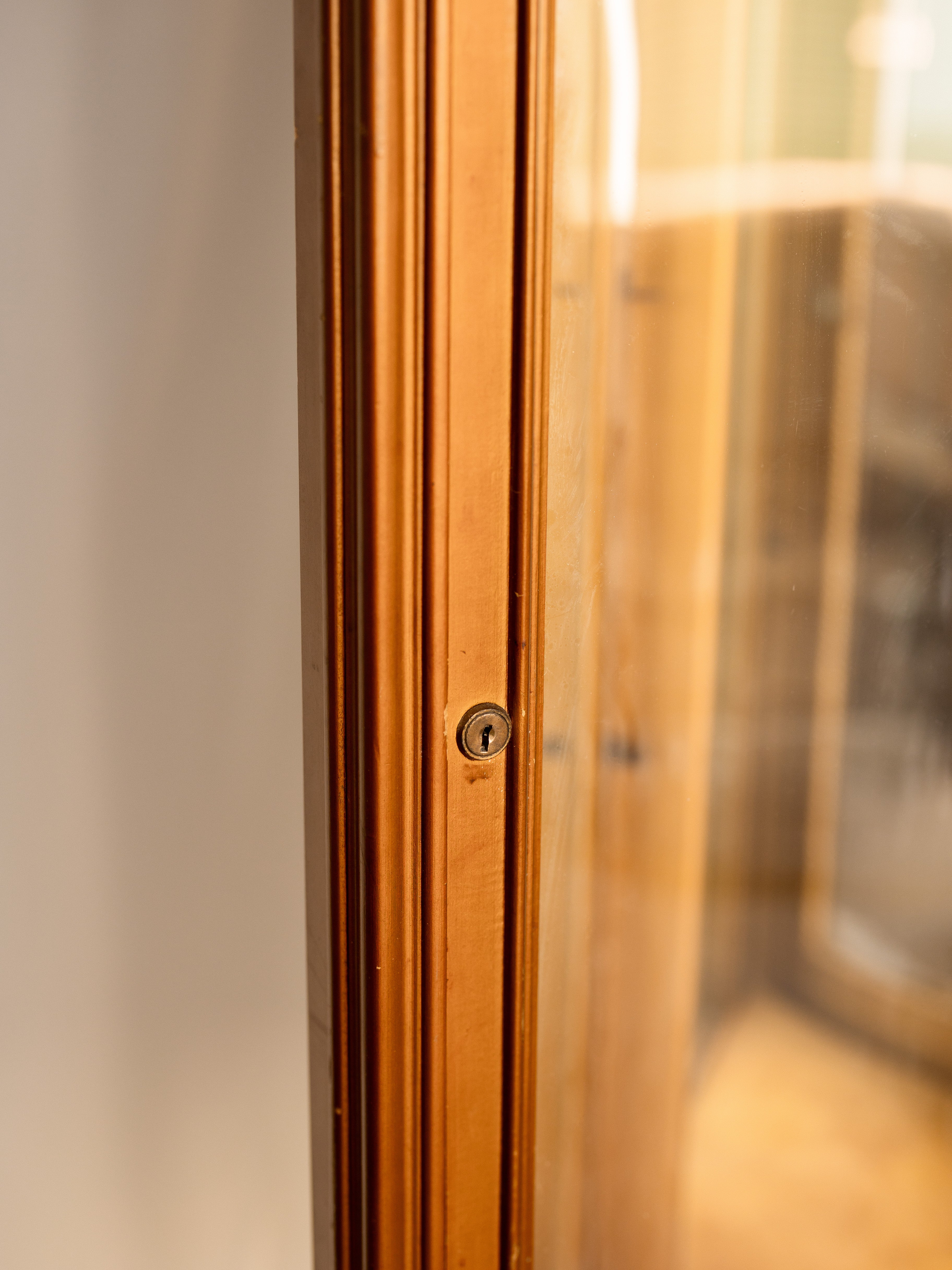 French Louis XV–Revival Display Cabinet Vitrine