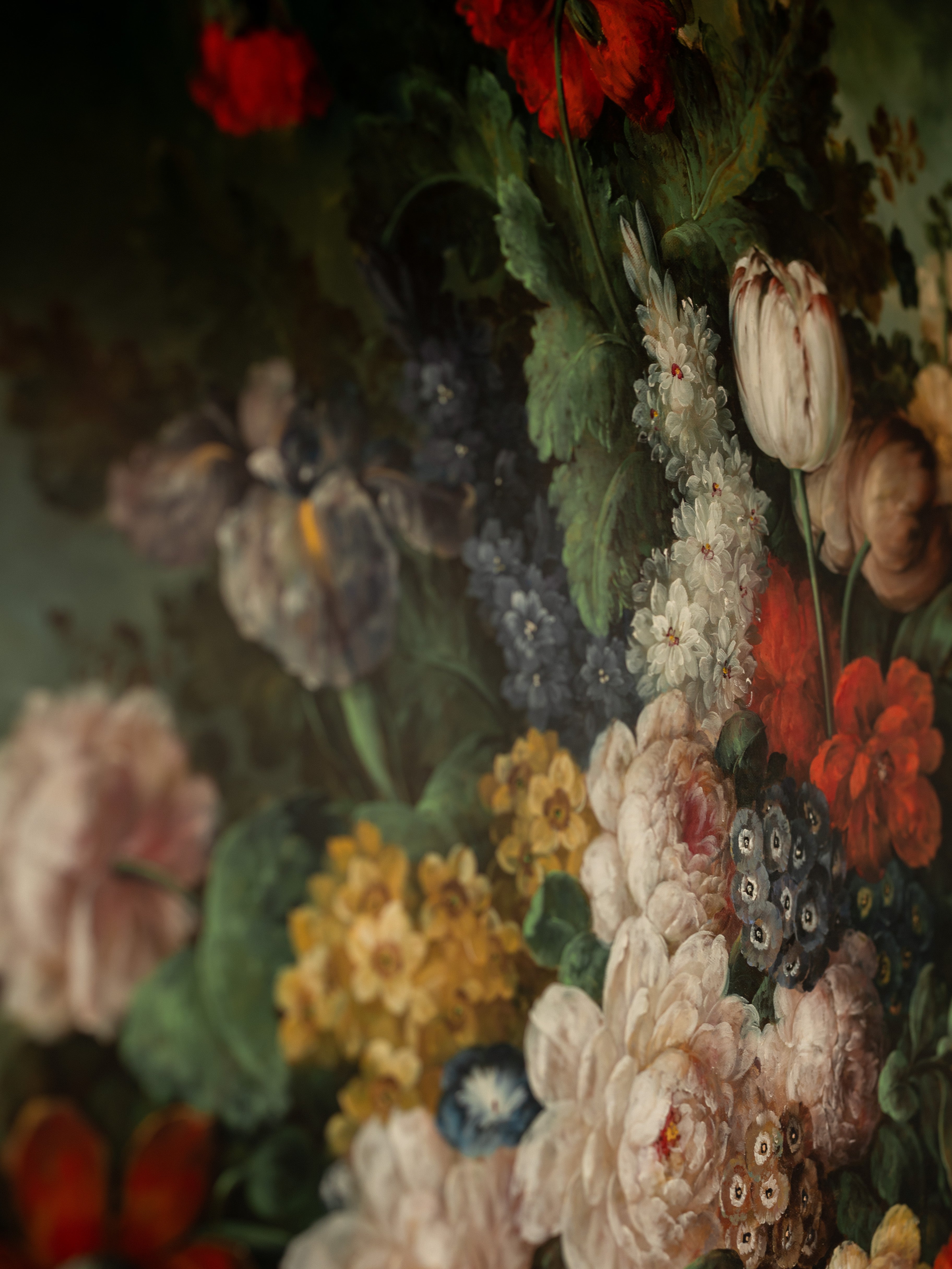 Vintage Floral Oil Painting in Ornate Gilt Wood Frame