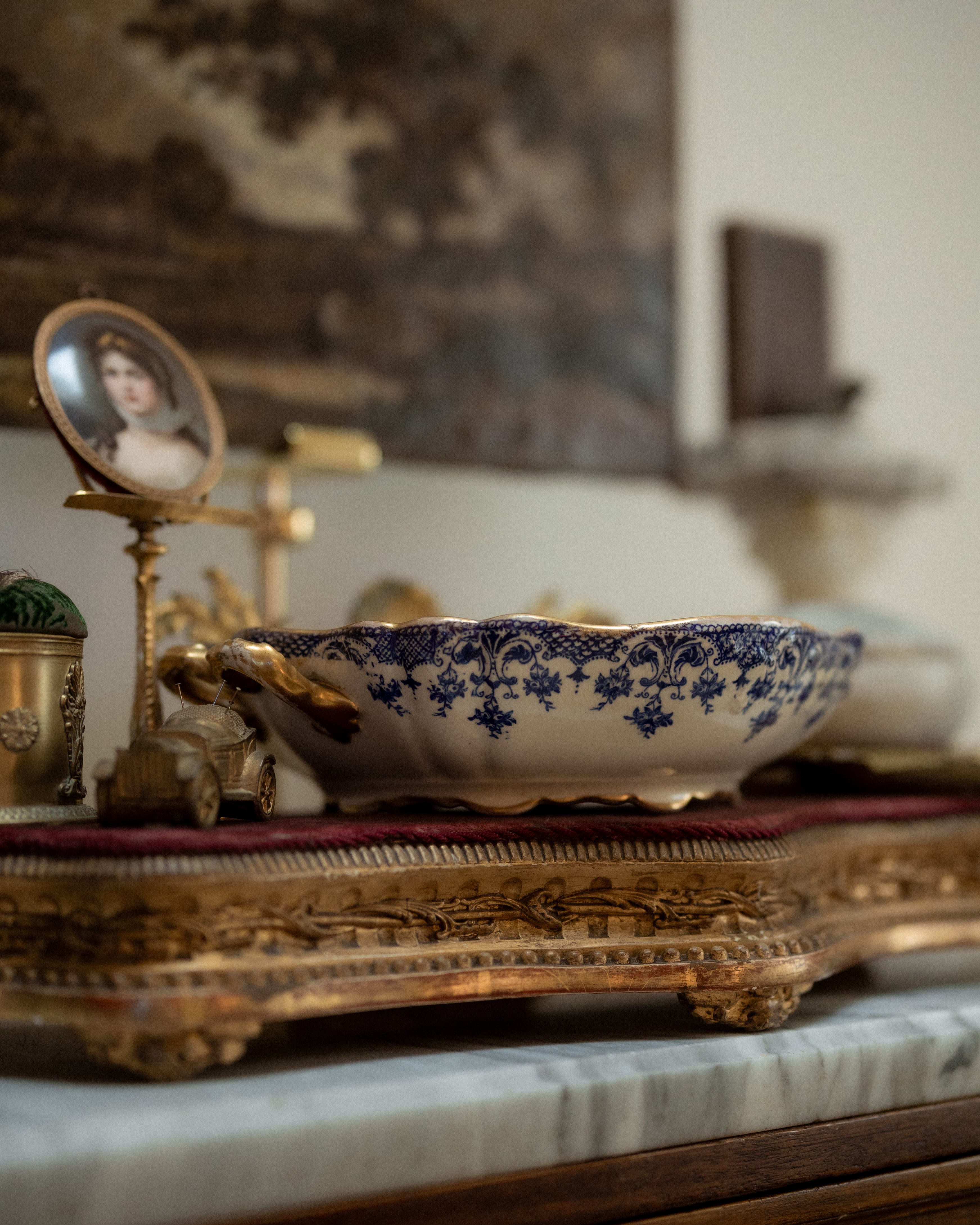 19th C. Ornate Gilt Wood Velvet Lined Plateau