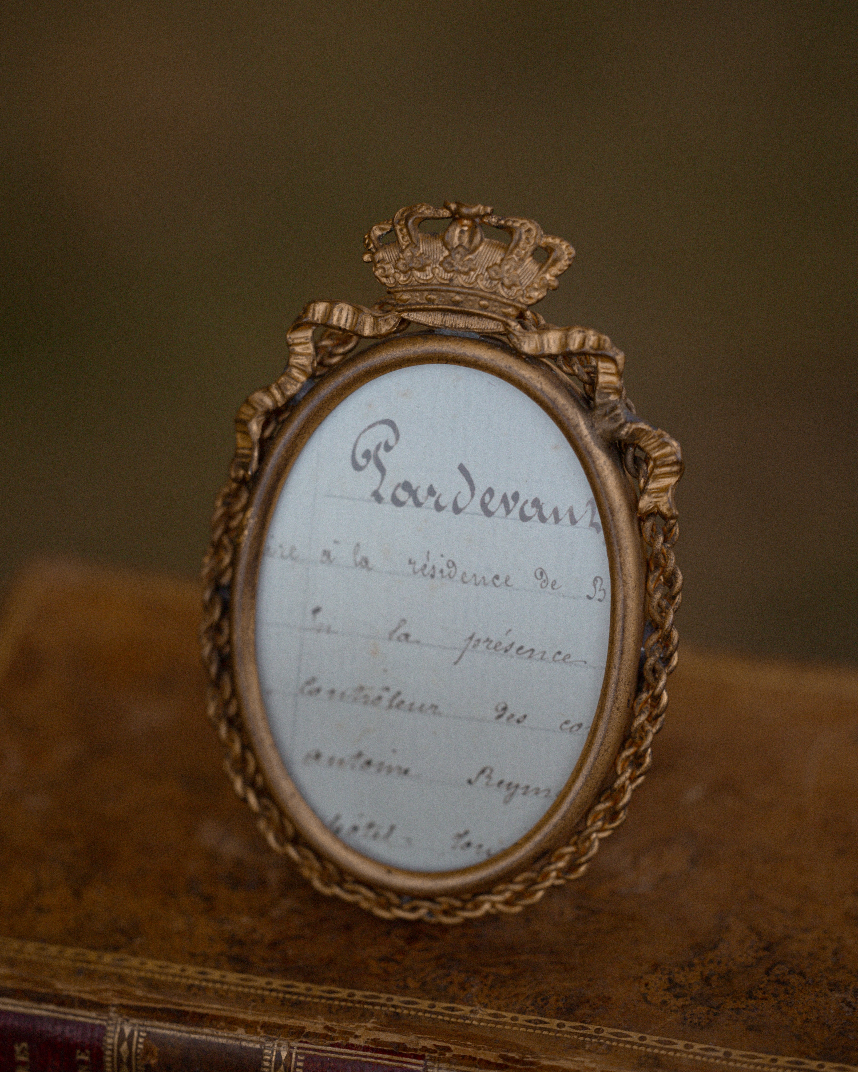 Oval European Photo Frame w/ Crown & Ribbon Motif