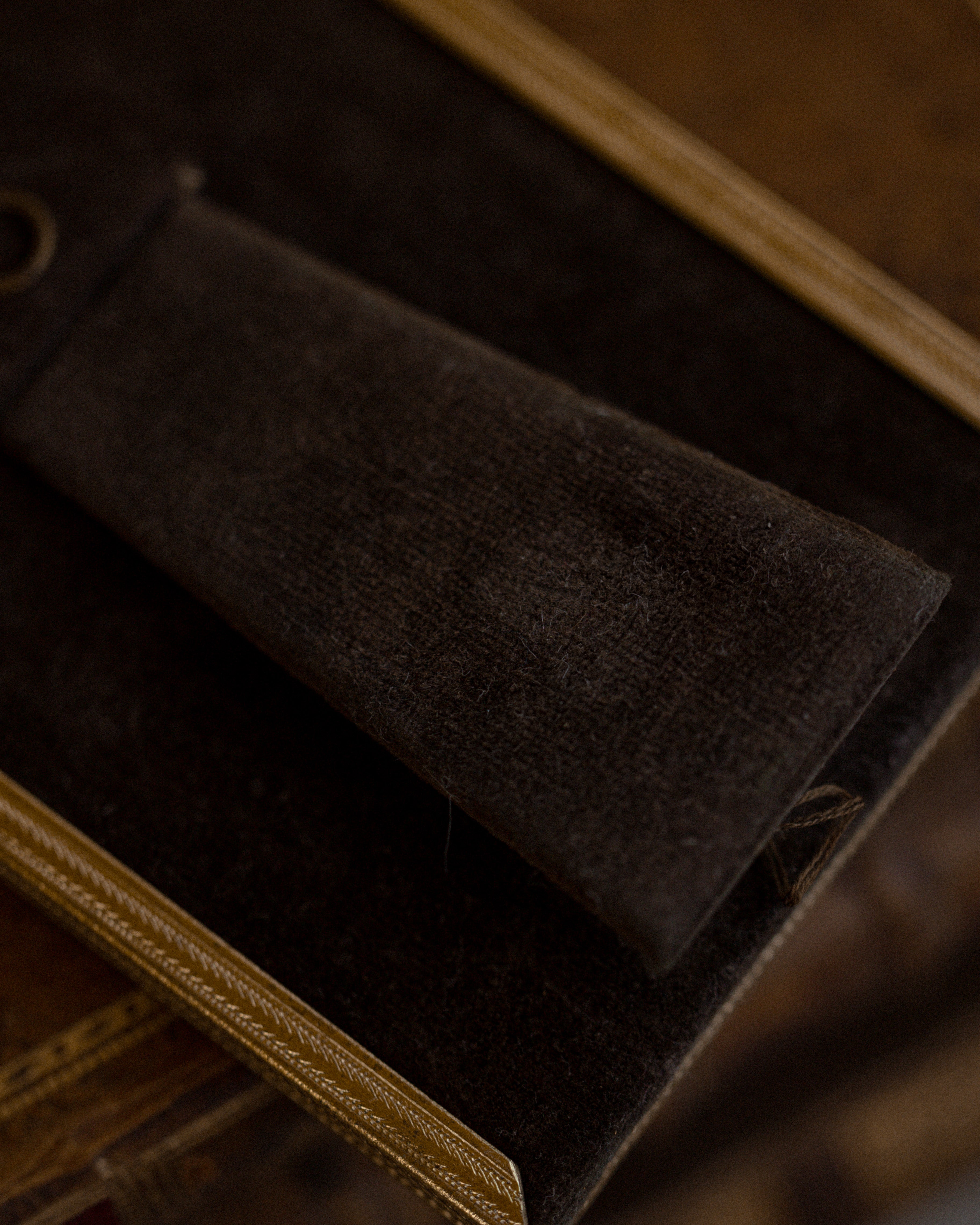 Vintage Photo Frame w/ Loop
